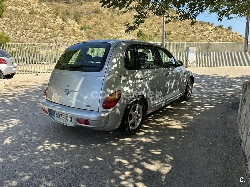 Usado Chrysler PT Cruiser Clasic 115 CV (84 kW) 2002 Gris / plata Monovolumen