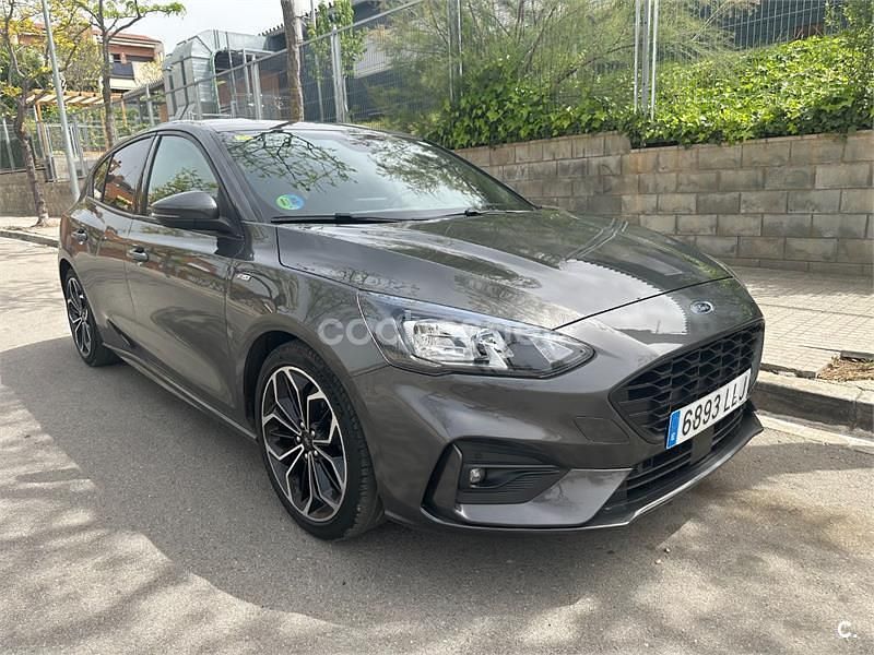 Usado Ford Focus ST-Line 125 CV (91 kW) 2020 Gris / plata Berlina