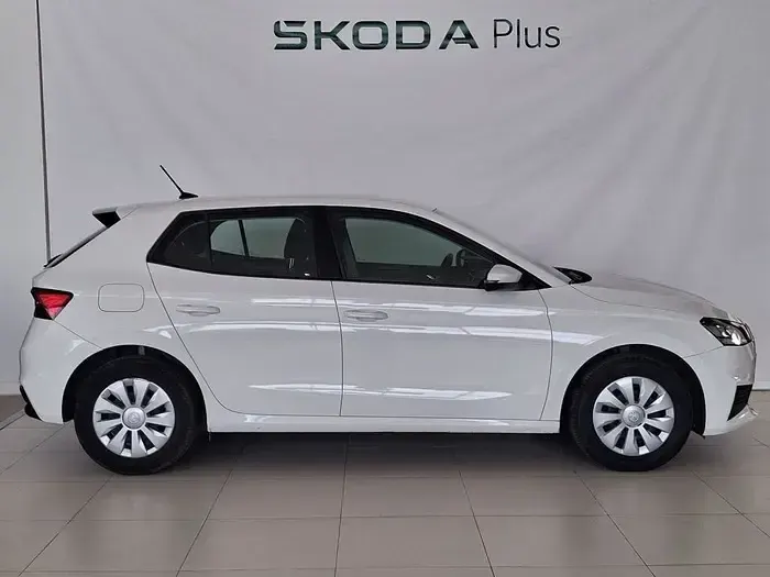 Usado Skoda Fabia Active 95 CV (69 kW) 2022 Blanco Utilitario