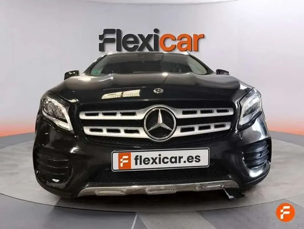 Usado Mercedes GLA200 156 CV (114 kW) 2019 Negro SUV