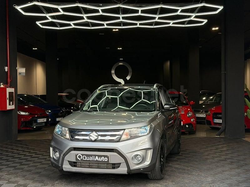 Usado Suzuki Vitara GLX 120 CV (88 kW) 2016 Gris / plata SUV