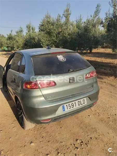 Usado Seat Ibiza 75 CV (55 kW) 2005 Gris / plata Utilitario
