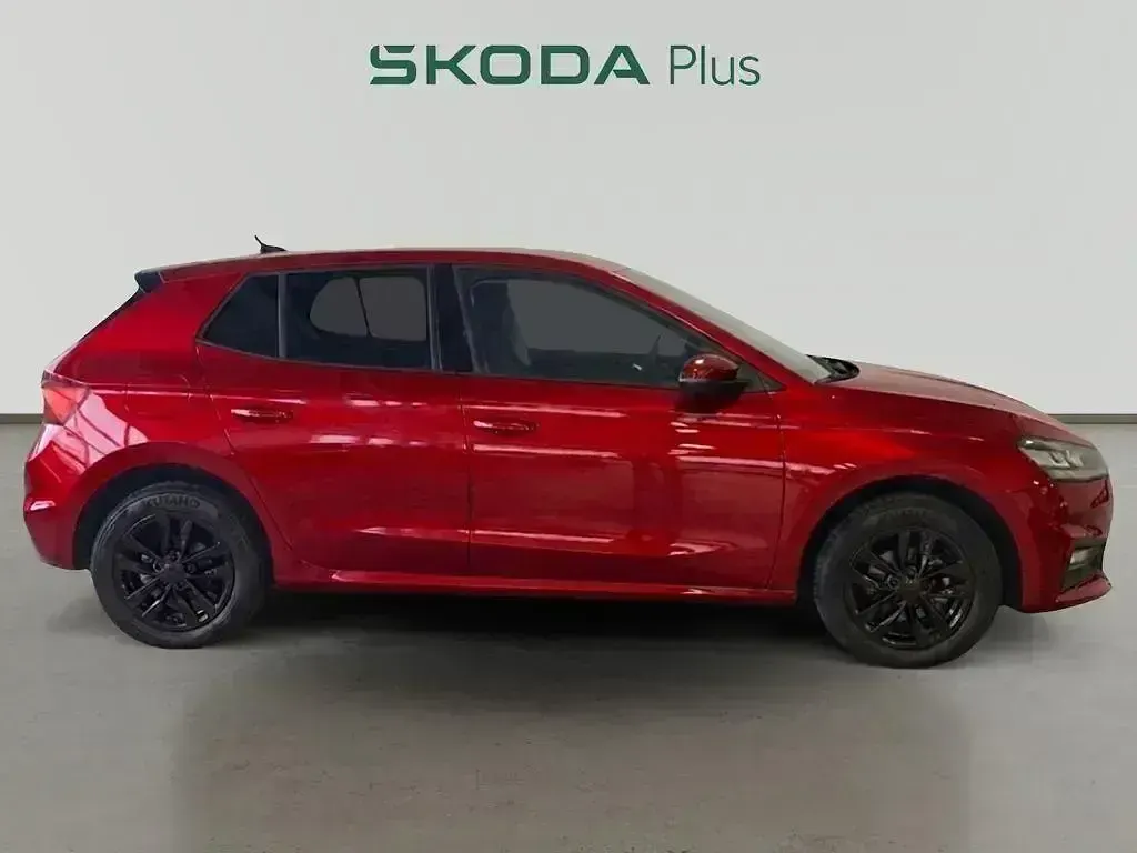 Usado Skoda Fabia Ambition 95 CV (69 kW) 2022 Rojo Utilitario