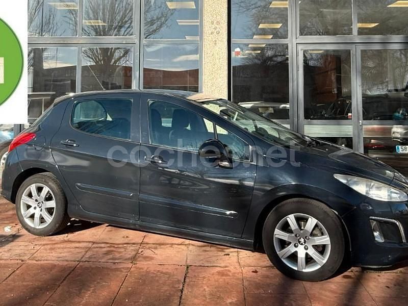 Usado Peugeot 308 Active 120 CV (88 kW) 2013 Azul Berlina
