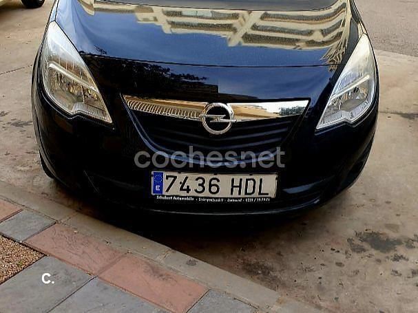 Usado Opel Meriva Expression 95 CV (69 kW) 2011 Negro Monovolumen