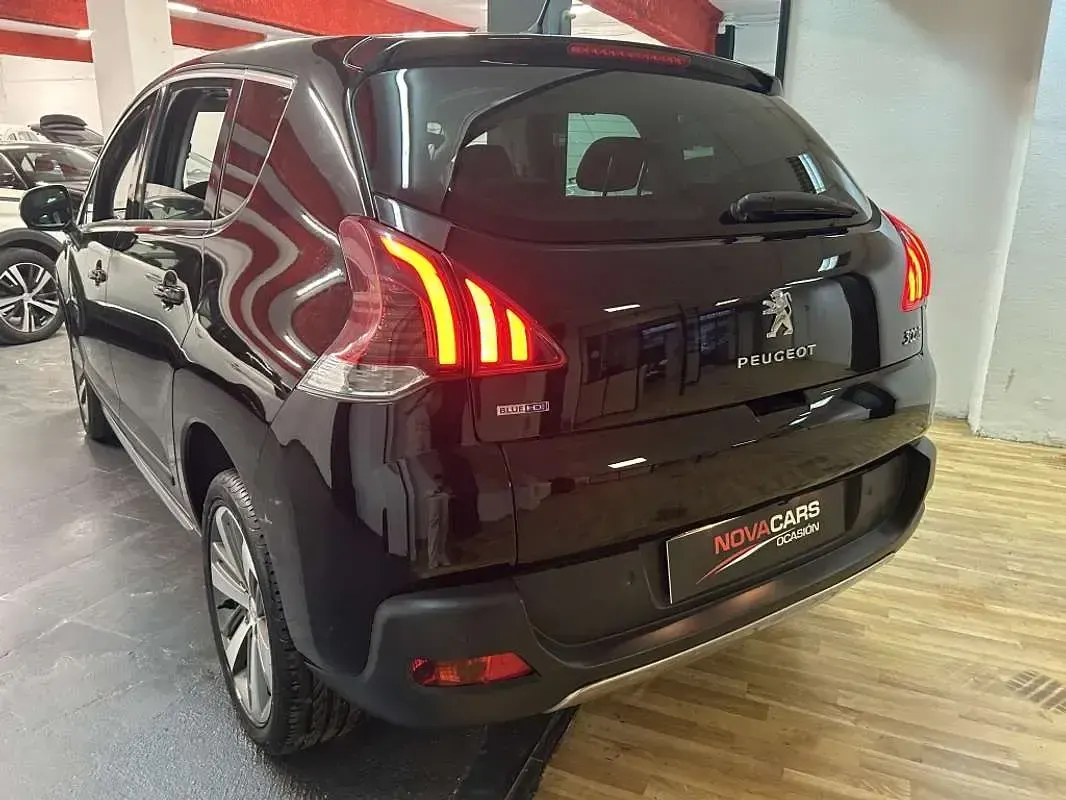 Usado Peugeot 3008 Allure 150 CV (110 kW) 2015 Blanco Familiar