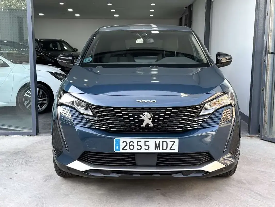 Usado Peugeot 3008 Allure 131 CV (96 kW) 2023 Azul SUV