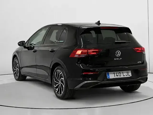 Usado VW Golf VII Life 150 CV (110 kW) 2020 Negro
