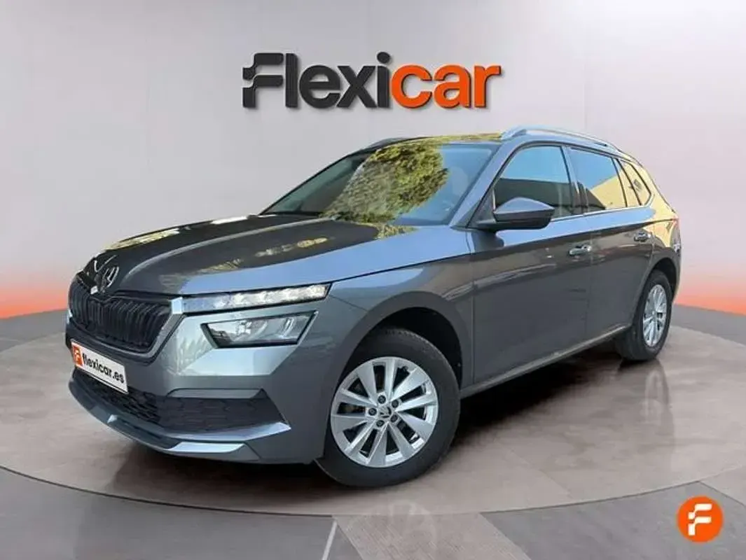 Usado Skoda Kamiq Selection 116 CV (85 kW) 2024 Gris SUV