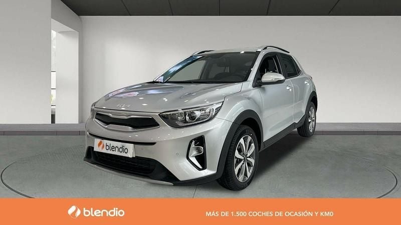 Usado Kia Stonic 79 CV (58 kW) 2024 Gris SUV