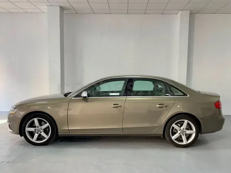 Usado Audi A4 180 CV (132 kW) 2011 Beige Berlina