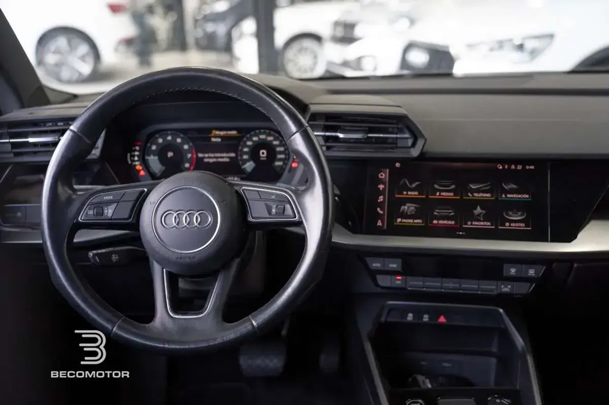 Usado Audi A3 Sportback 110 CV (80 kW) 2021 Blanco Utilitario