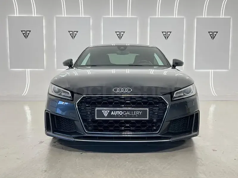 Usado Audi TT S-Line 197 CV (144 kW) 2020 Gris / plata Coupe