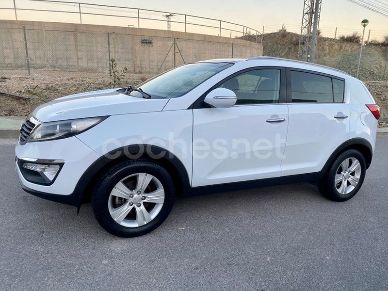 Blanco Usado 2011 Kia Sportage SUV | 8500 € (Precio justo) - Imagen 1/4