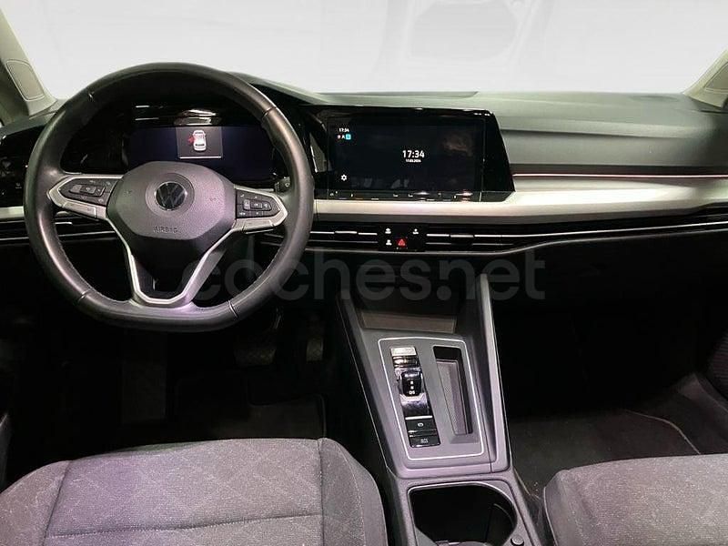 Usado VW Golf VIII Life 110 CV (80 kW) 2021 Blanco Berlina