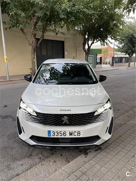 Usado Peugeot 5008 Active 130 CV (95 kW) 2022 Blanco Monovolumen