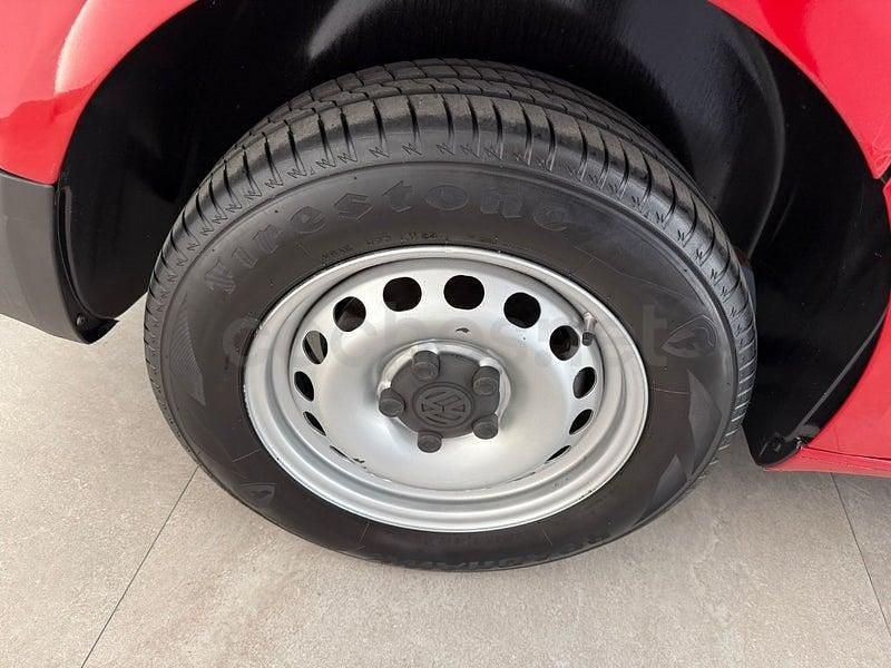 Usado VW Caddy Beach 102 CV (75 kW) 2020 Rojo Monovolumen