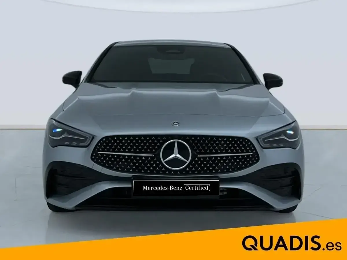 Usado Mercedes CLA220 190 CV (139 kW) 2025 Gris plata Berlina