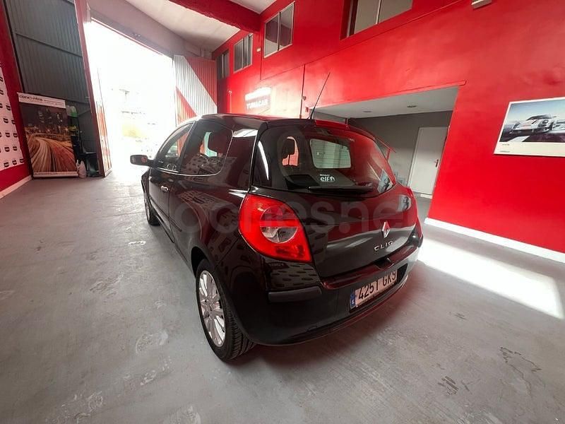 Usado Renault Clio II Expression 100 CV (73 kW) 2009 Negro Berlina