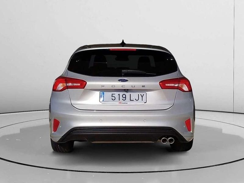 Usado Ford Focus ST-Line 126 CV (92 kW) 2020 Gris Utilitario