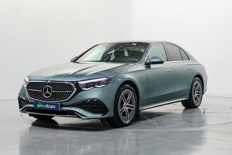 Verde Usado 2024 Mercedes E300 Berlina | 58.990 € (Precio justo) - Imagen 1/4