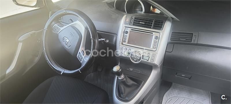 Käytetty Toyota Verso Active 126 HP (92 kW) 2013 Musta Tila-auto
