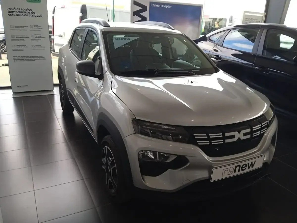 Usado Dacia Spring Extreme 47 kW (65 CV) 2023 Gris Utilitario