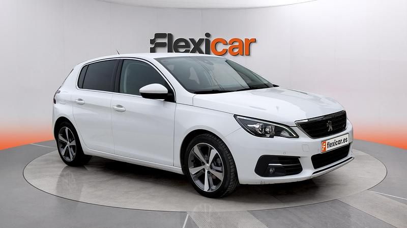 Usado Peugeot 308 Access 110 CV (80 kW) 2019 Blanco Berlina