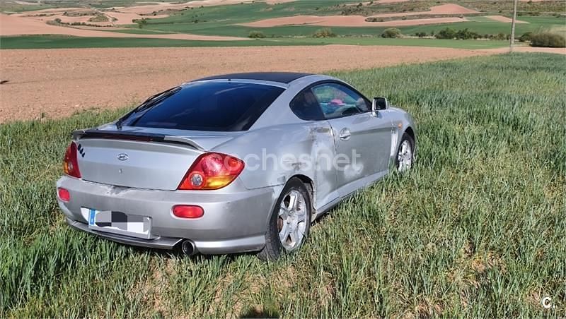 Usado Hyundai Coupé 105 CV (77 kW) 2003 Gris / plata Coupe