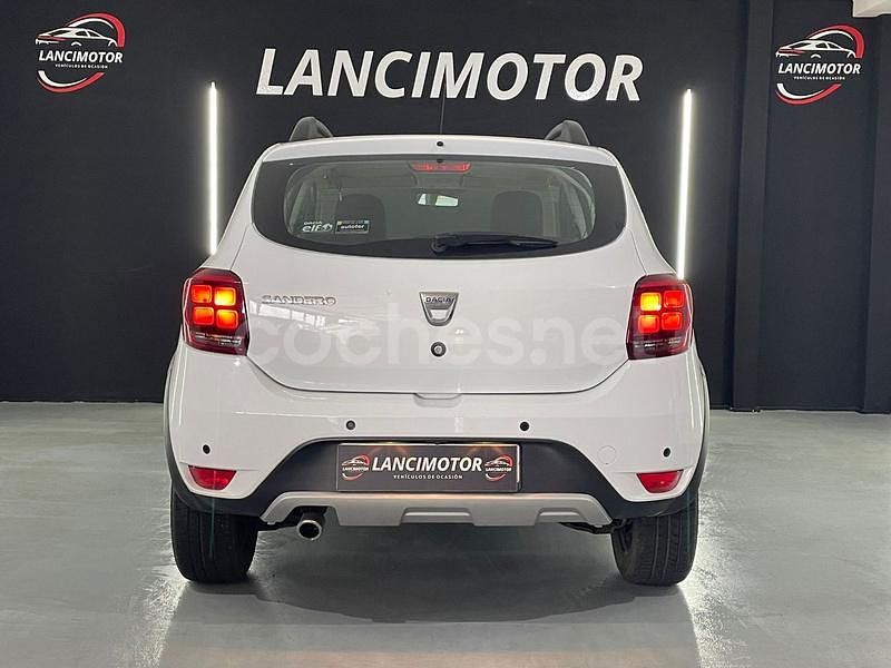 Usado Dacia Sandero Comfort 95 CV (69 kW) 2019 Blanco Utilitario