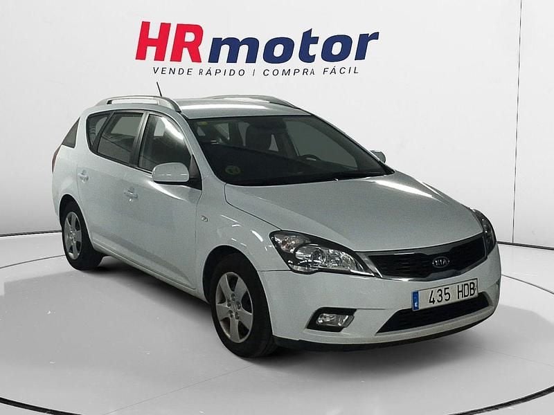 Blanco Usado 2011 Kia Ceed Familiar | 7990 € (Super precio) - Imagen 1/4
