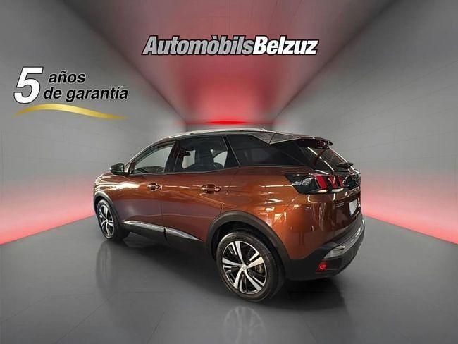 Usado Peugeot 3008 Active 131 CV (96 kW) 2019 Marrón SUV