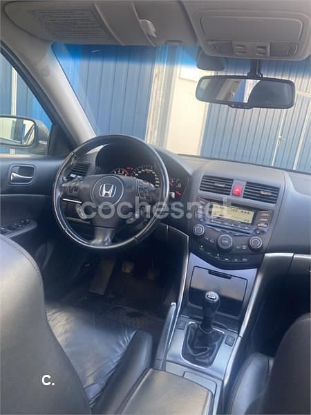 Usado Honda Accord Executive 140 CV (102 kW) 2007 Gris / plata Berlina