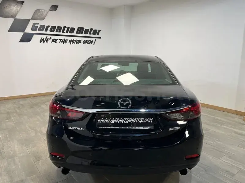 Usado Mazda 6 Luxury 175 CV (128 kW) 2016 Negro Berlina