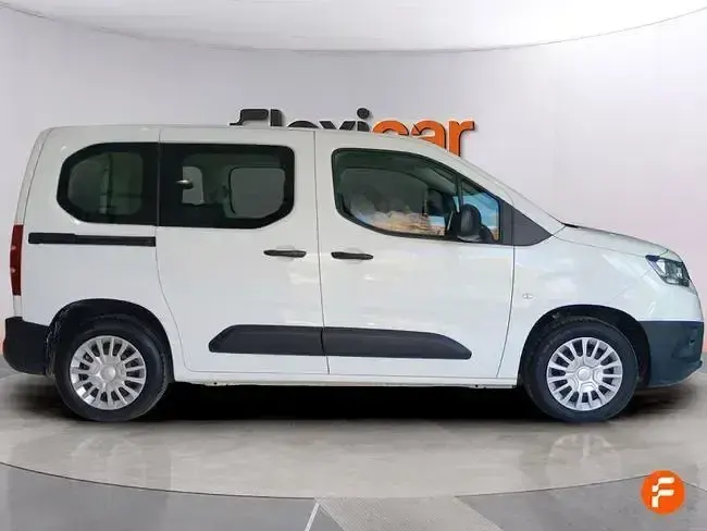 Usado Toyota Proace Verso Active 102 CV (75 kW) 2022 Blanco Familiar