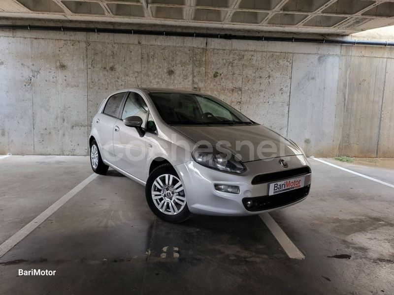 Gris / plata Usado 2015 Fiat Punto Pop Utilitario | 6990 € (Caro) - Imagen 1/4