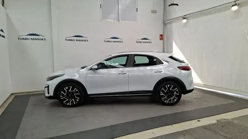 Usado Kia XCeed 100 CV (73 kW) 2025 Blanco SUV