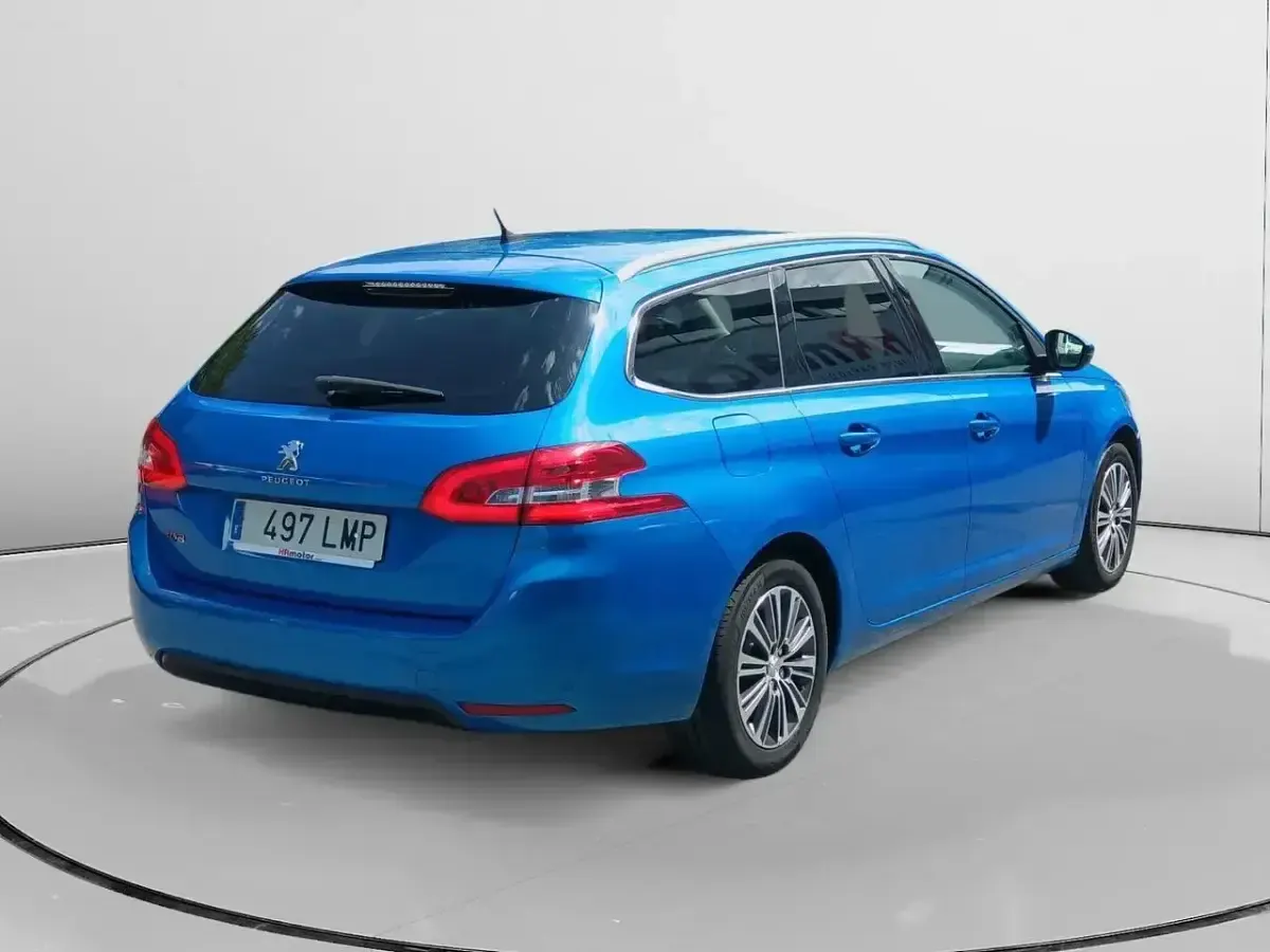 Usado Peugeot 308 Allure 130 CV (95 kW) 2021 Azul Familiar