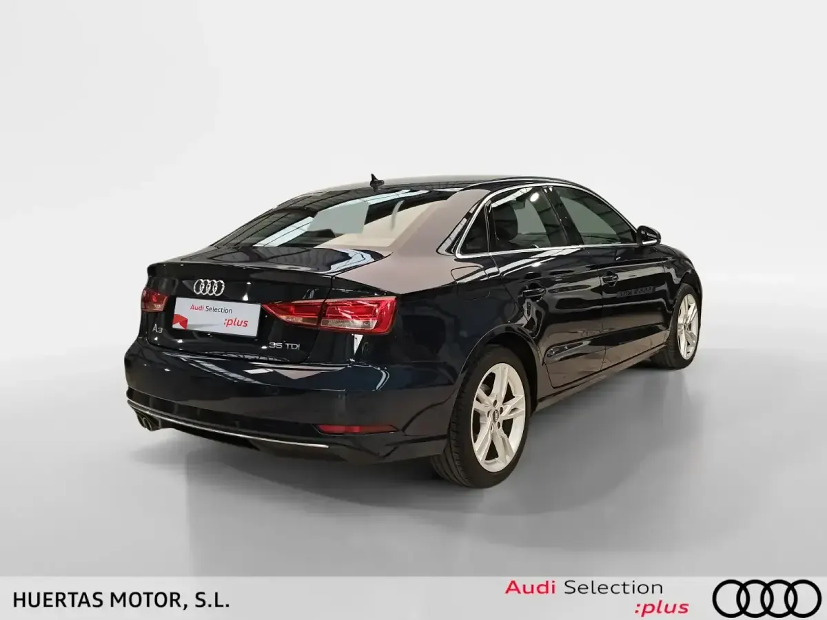 Usado Audi A3 150 CV (110 kW) 2019 Azul Berlina