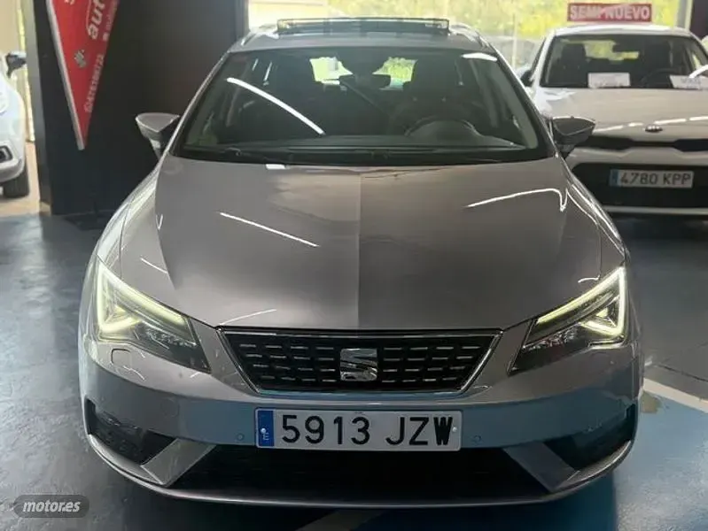 Usado Seat Leon ST 150 CV (110 kW) 2017 Gris Familiar