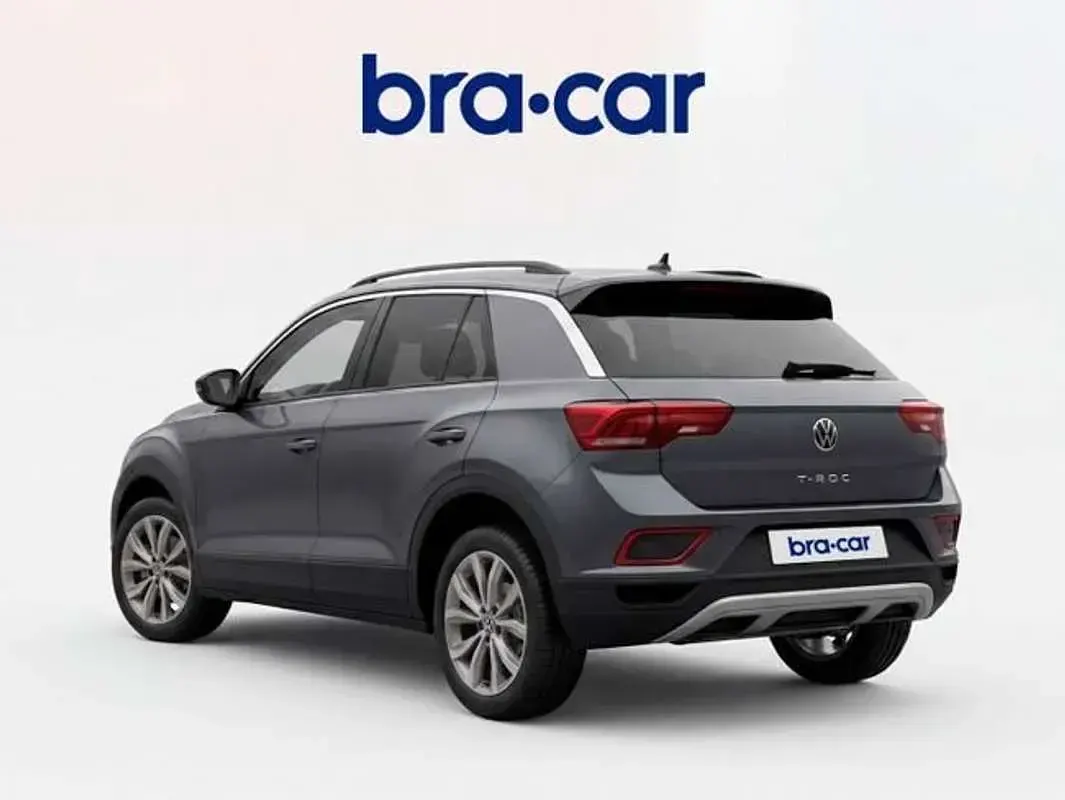 Usado VW T-Roc Life 150 CV (110 kW) 2023 Gris SUV