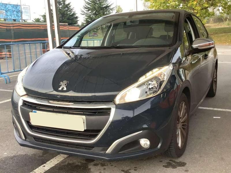 Gris Usado 2016 Peugeot 208 Access Utilitario | 6600 € (Precio justo) - Imagen 1/4