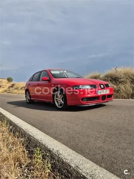 Usado Seat Leon Sport 150 CV (110 kW) 2003 Rojo Utilitario