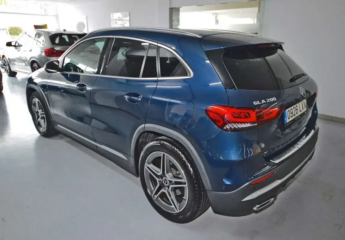 Usado Mercedes GLA200 2022 Azul SUV