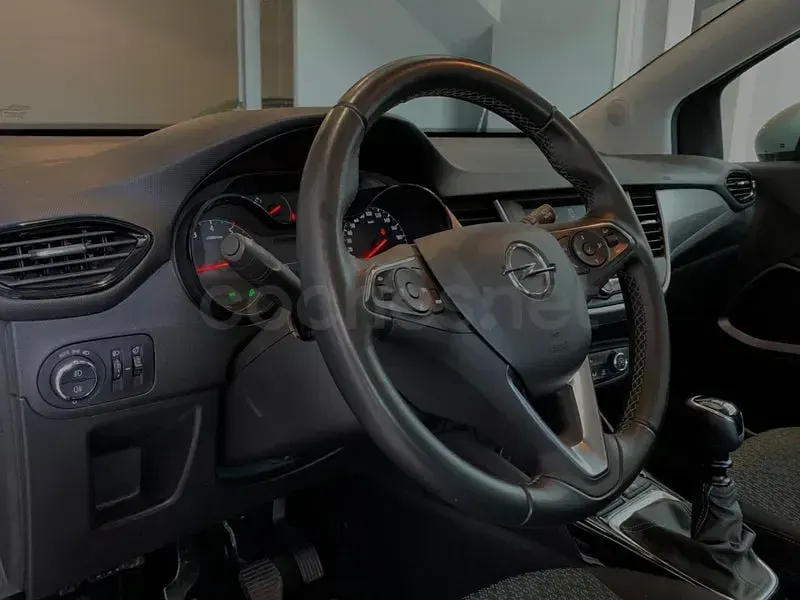 Usado Opel Crossland X Design Edition 110 CV (80 kW) 2018 Gris / plata SUV