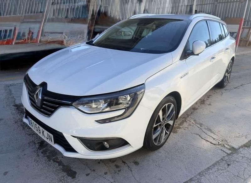 Usado Renault Mégane IV Bose Edition 132 CV (97 kW) 2018 Blanco Utilitario