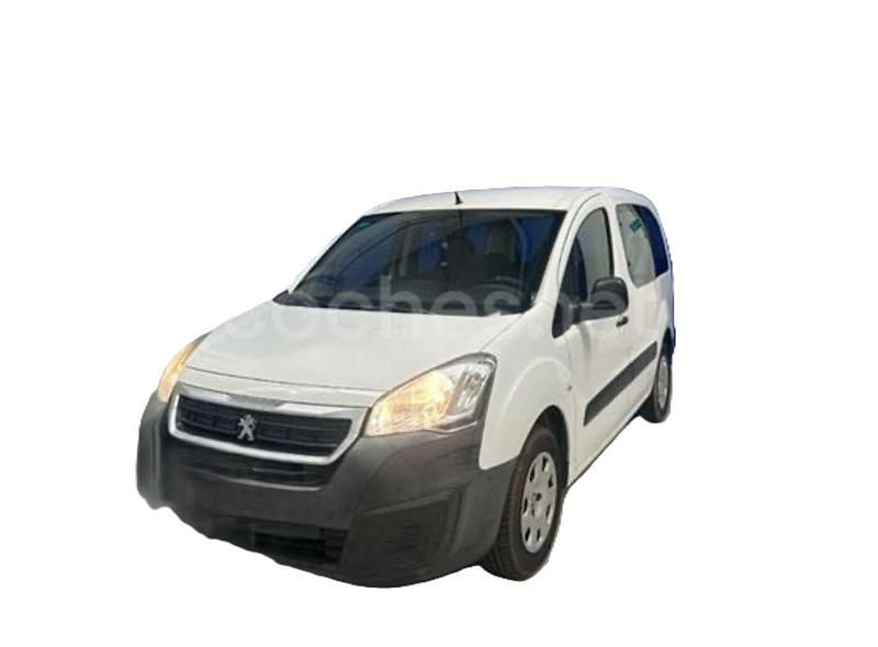 Usado Peugeot Partner Tepee 92 CV (67 kW) 2015 Blanco Monovolumen