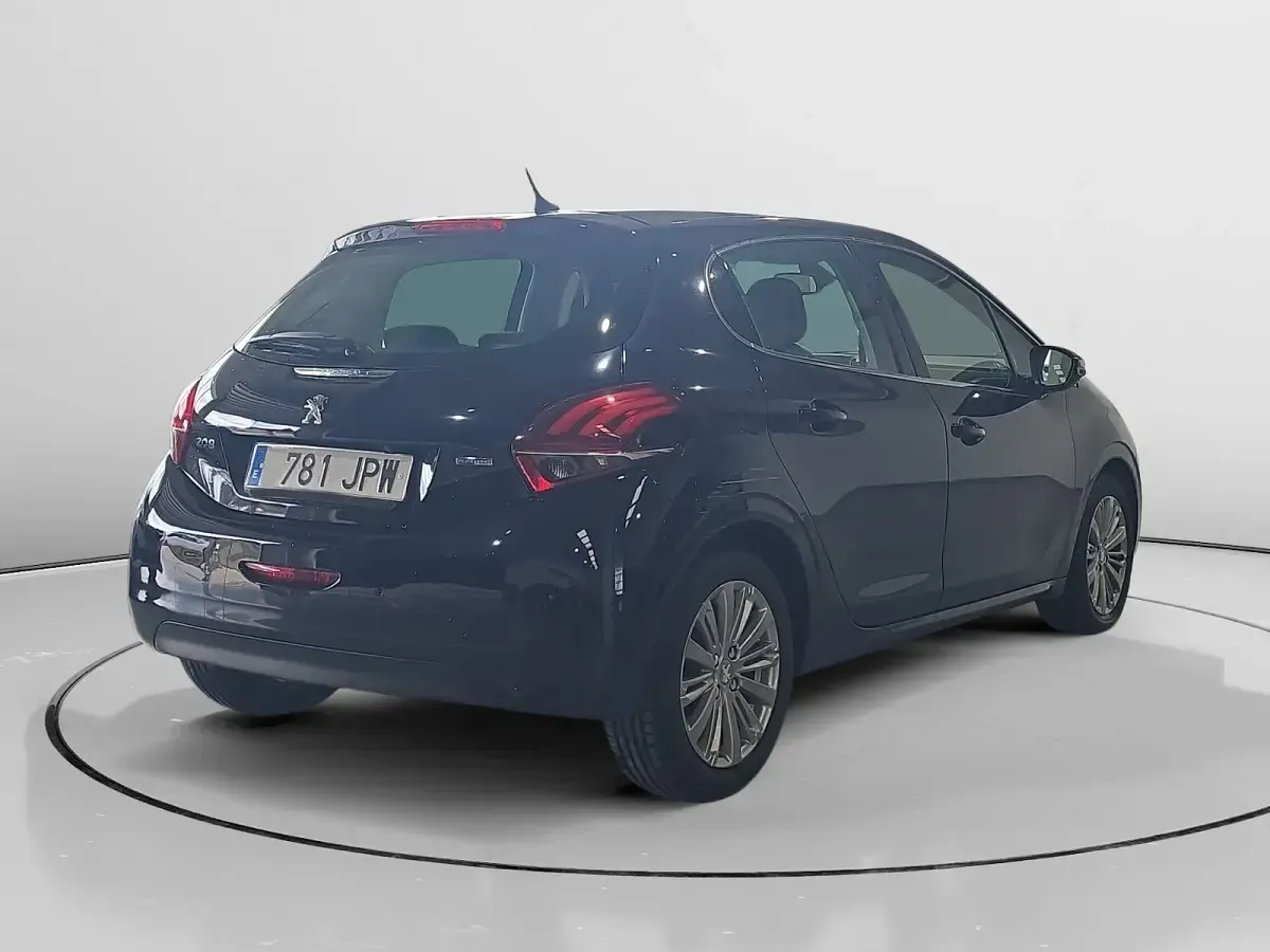 Usado Peugeot 208 Allure 82 CV (60 kW) 2016 Azul Utilitario