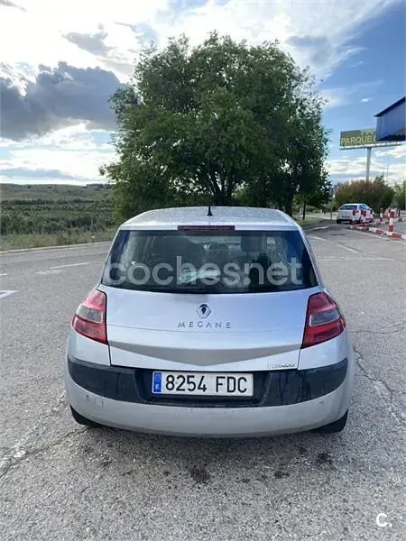 Usado Renault Mégane Business 105 CV (77 kW) 2006 Gris / plata Berlina