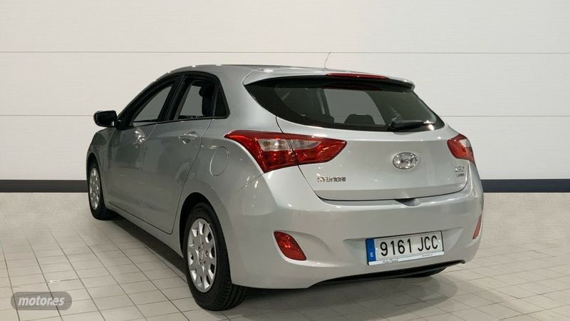 Usado Hyundai i30 90 CV (66 kW) 2015 Plata Utilitario